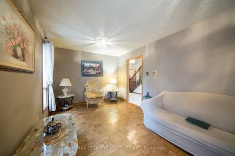 2057 Wincanton Crescent Mississauga ON L5M 3E4