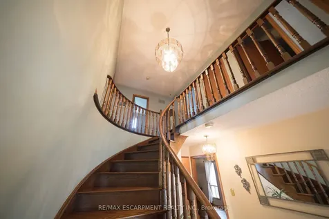 2057 Wincanton Crescent Mississauga ON L5M 3E4