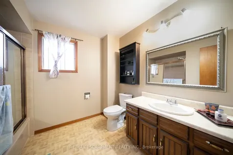 2057 Wincanton Crescent Mississauga ON L5M 3E4