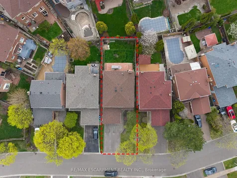 2057 Wincanton Crescent Mississauga ON L5M 3E4