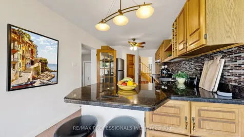 6 Hedges Boulevard Toronto ON M9B 3C2