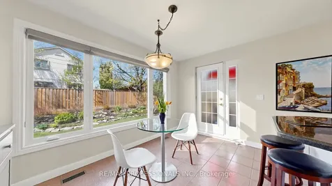 6 Hedges Boulevard Toronto ON M9B 3C2