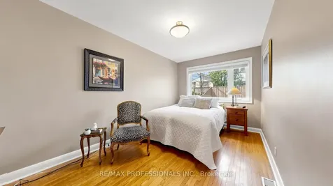 6 Hedges Boulevard Toronto ON M9B 3C2