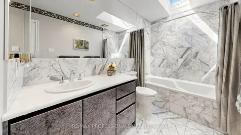 6 Hedges Boulevard Toronto ON M9B 3C2