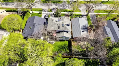 6 Hedges Boulevard Toronto ON M9B 3C2