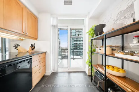 58 Marine Parade Drive Toronto ON M8V 4G1