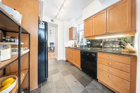 58 Marine Parade Drive Toronto ON M8V 4G1
