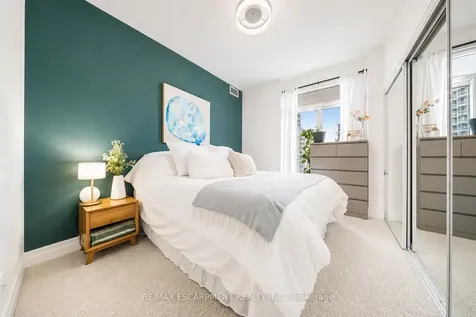 58 Marine Parade Drive Toronto ON M8V 4G1