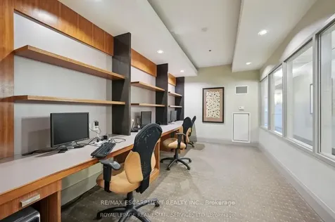 58 Marine Parade Drive Toronto ON M8V 4G1