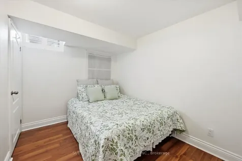 287 Turning Leaf Road Oakville ON L6L 6V5