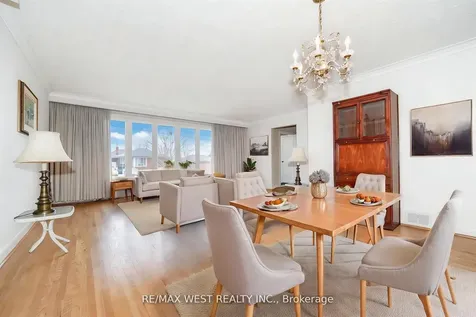 32 Deevale Road Toronto ON M3M 1Z3