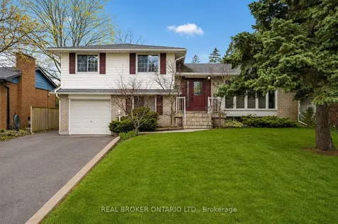 5119 Cherryhill Crescent Burlington ON L7L 4B8