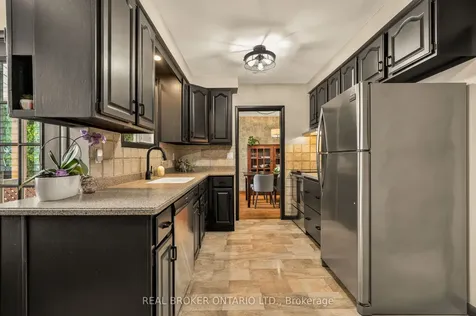 5119 Cherryhill Crescent Burlington ON L7L 4B8