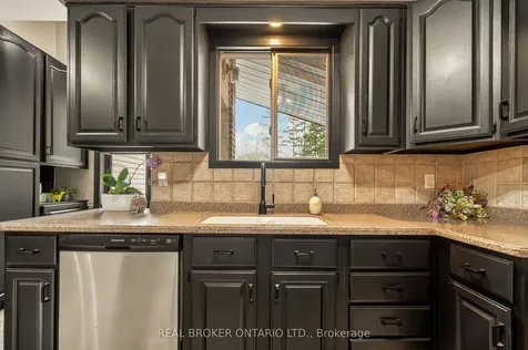 5119 Cherryhill Crescent Burlington ON L7L 4B8