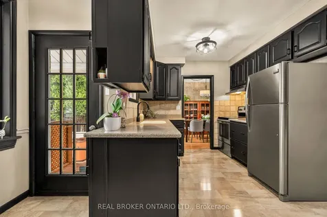5119 Cherryhill Crescent Burlington ON L7L 4B8
