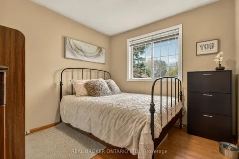 5119 Cherryhill Crescent Burlington ON L7L 4B8