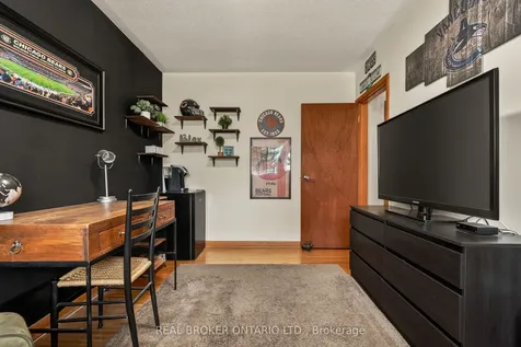 5119 Cherryhill Crescent Burlington ON L7L 4B8