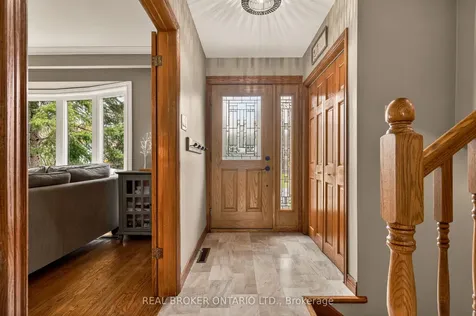 5119 Cherryhill Crescent Burlington ON L7L 4B8