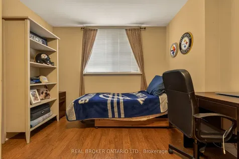 5119 Cherryhill Crescent Burlington ON L7L 4B8