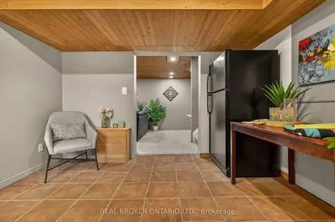 5119 Cherryhill Crescent Burlington ON L7L 4B8