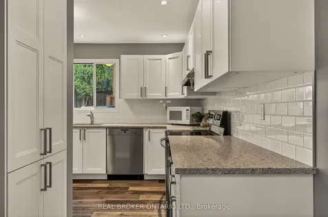 5119 Cherryhill Crescent Burlington ON L7L 4B8