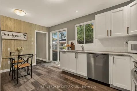 5119 Cherryhill Crescent Burlington ON L7L 4B8