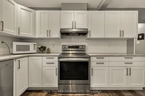 5119 Cherryhill Crescent Burlington ON L7L 4B8