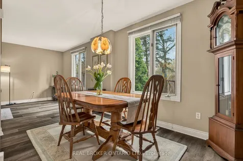 5119 Cherryhill Crescent Burlington ON L7L 4B8