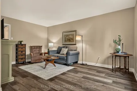 5119 Cherryhill Crescent Burlington ON L7L 4B8
