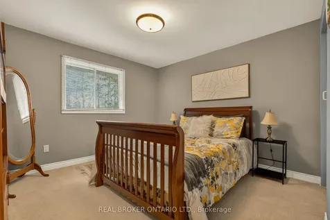 5119 Cherryhill Crescent Burlington ON L7L 4B8