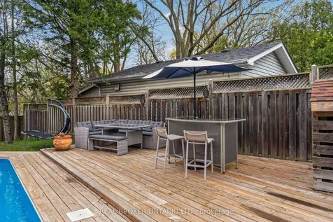 5119 Cherryhill Crescent Burlington ON L7L 4B8