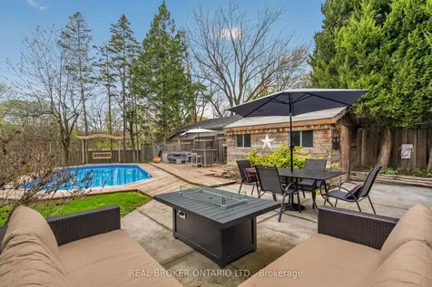5119 Cherryhill Crescent Burlington ON L7L 4B8