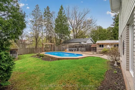 5119 Cherryhill Crescent Burlington ON L7L 4B8