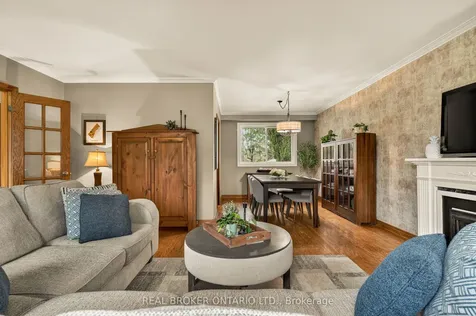 5119 Cherryhill Crescent Burlington ON L7L 4B8