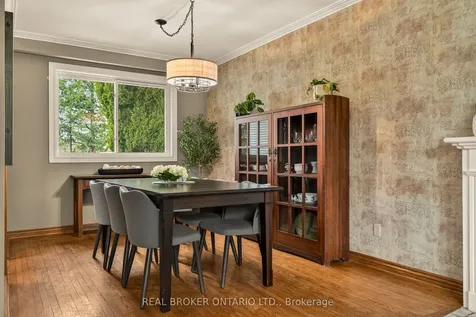 5119 Cherryhill Crescent Burlington ON L7L 4B8