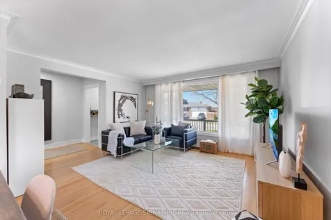 5 Westwynd Court Toronto ON M9R 2M1