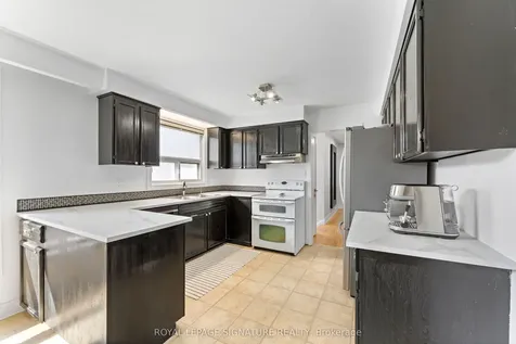 5 Westwynd Court Toronto ON M9R 2M1