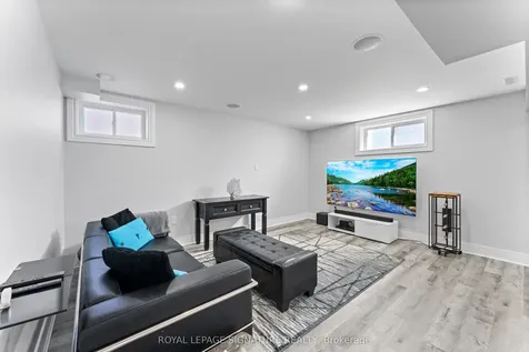 5 Westwynd Court Toronto ON M9R 2M1