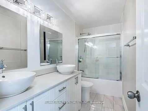 18 Ashford Court Brampton ON L6V 2Z1