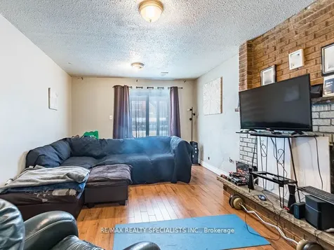 18 Ashford Court Brampton ON L6V 2Z1