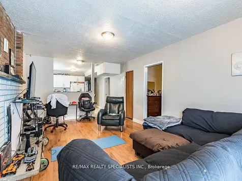 18 Ashford Court Brampton ON L6V 2Z1