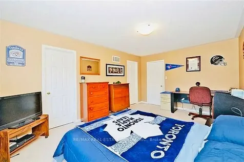 5673 Flora Drive Burlington ON L7L 6X4