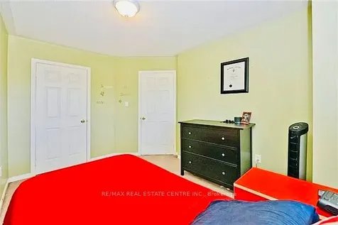 5673 Flora Drive Burlington ON L7L 6X4