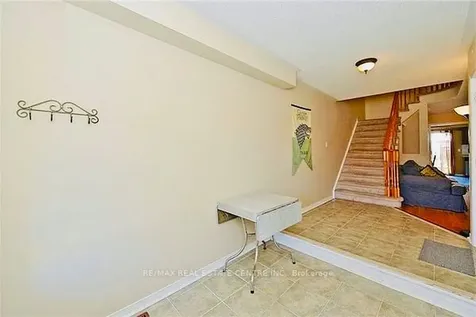 5673 Flora Drive Burlington ON L7L 6X4