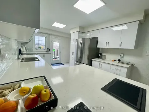 1222 Rose Way Milton ON L9E 1P1