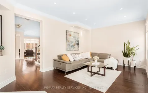 4829 St. Martin Mews Mississauga ON L5M 7J9