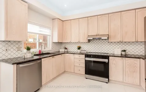 4829 St. Martin Mews Mississauga ON L5M 7J9
