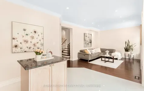 4829 St. Martin Mews Mississauga ON L5M 7J9