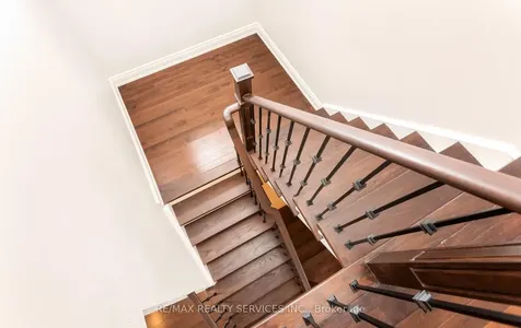 4829 St. Martin Mews Mississauga ON L5M 7J9