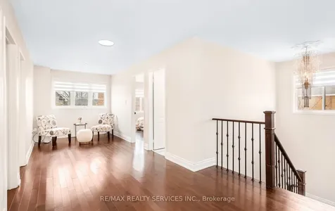 4829 St. Martin Mews Mississauga ON L5M 7J9